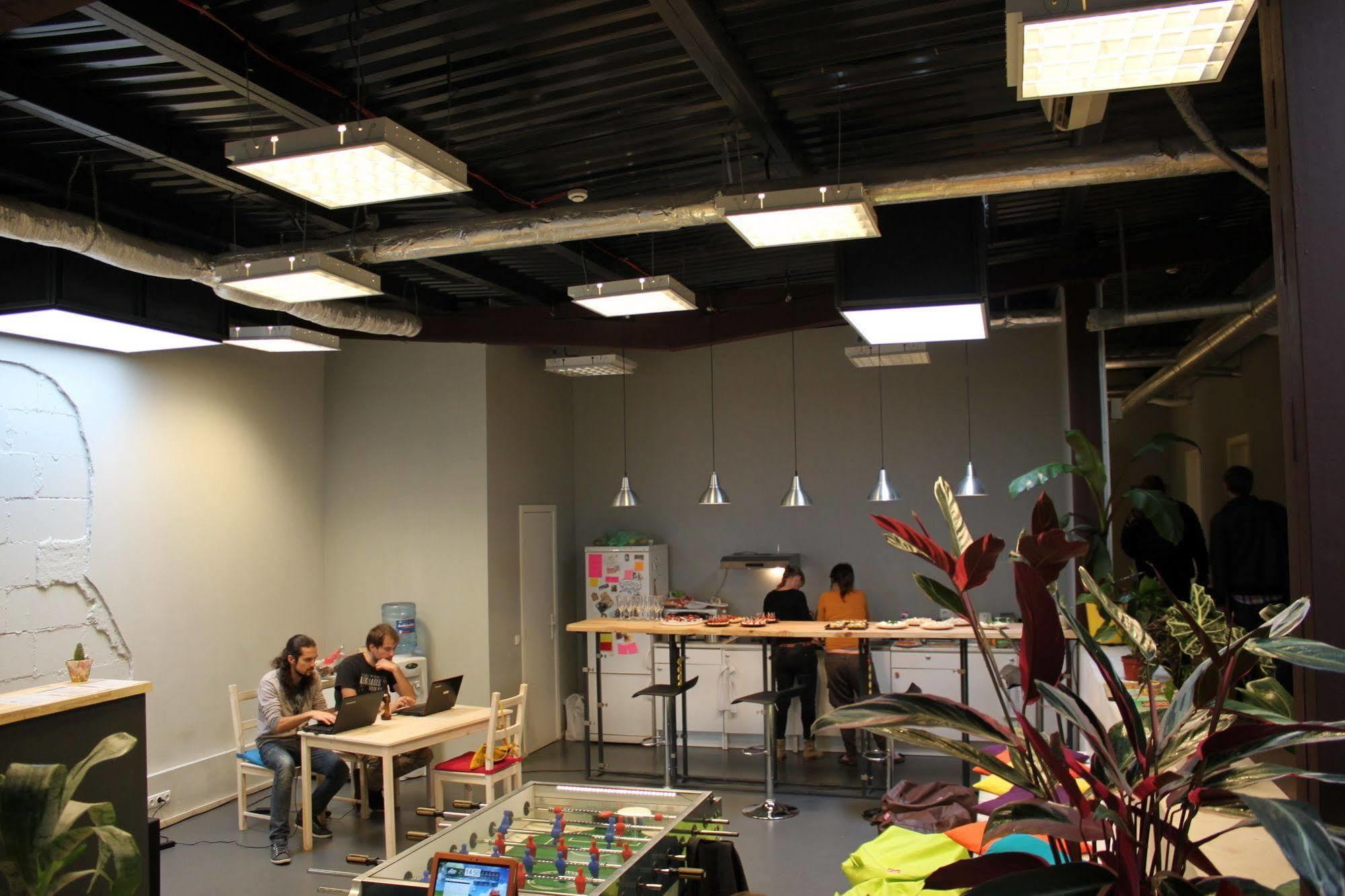 Fabrika Hostel Vilnius Ngoại thất bức ảnh