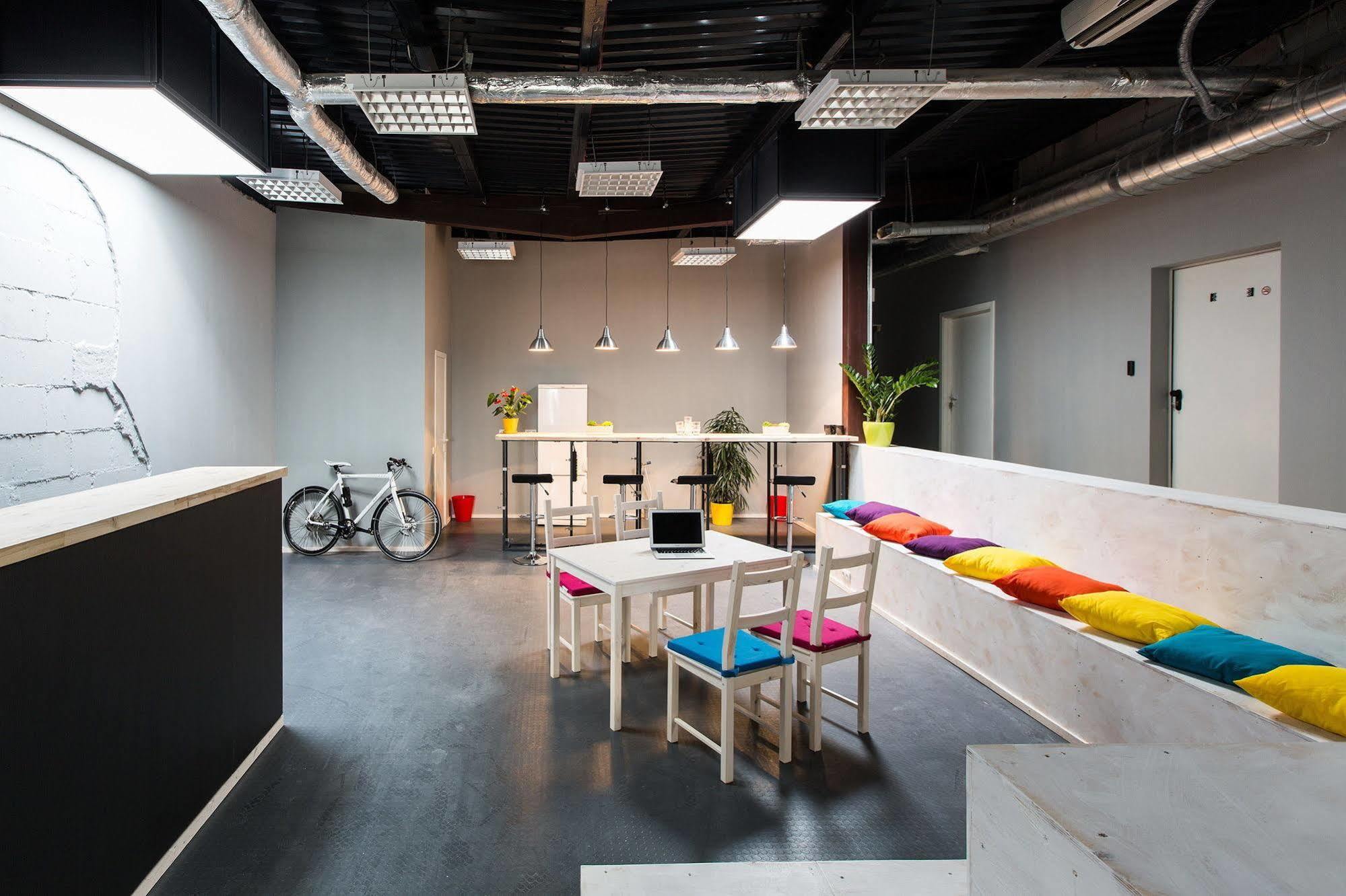 Fabrika Hostel Vilnius Ngoại thất bức ảnh