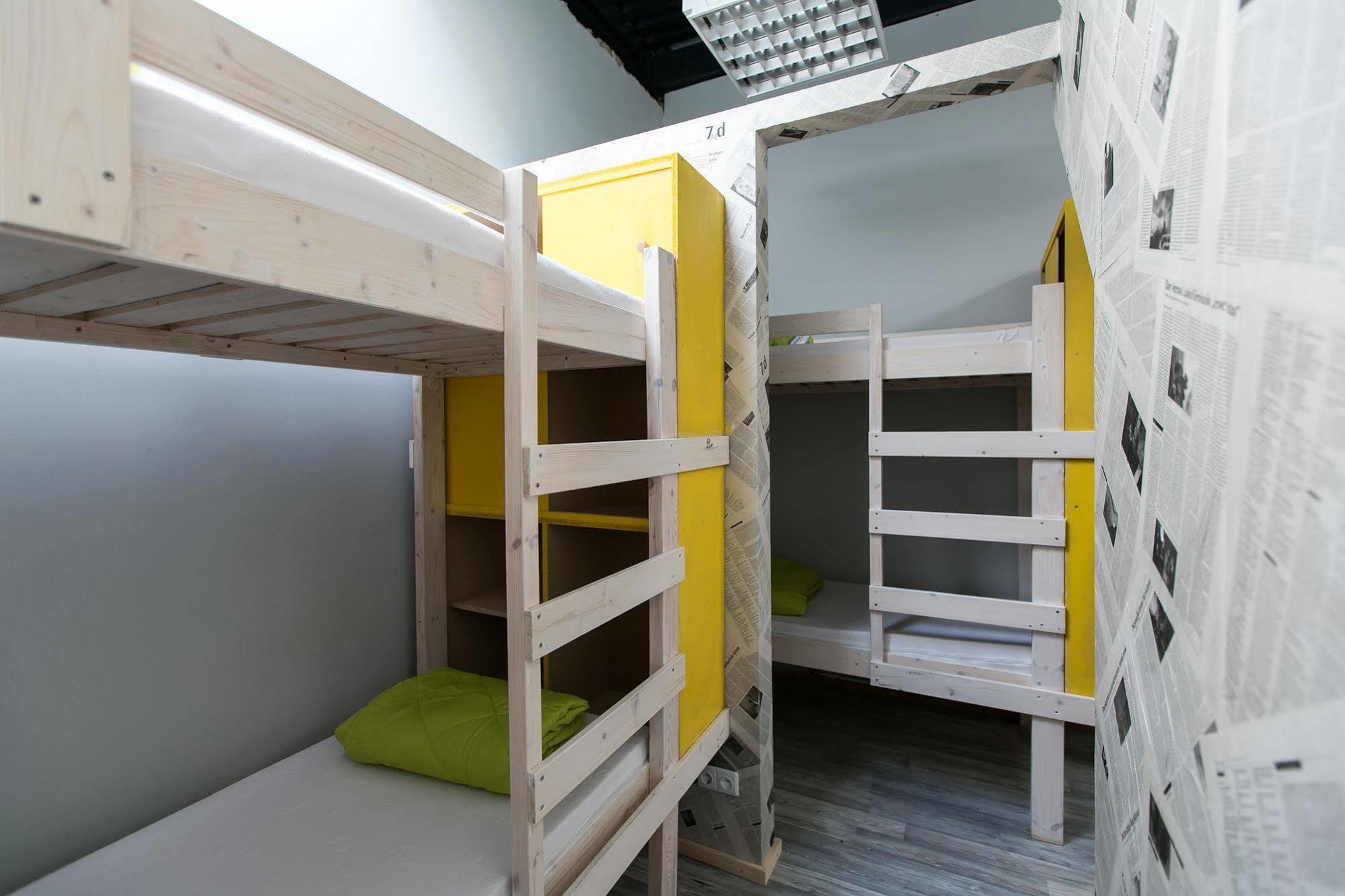 Fabrika Hostel Vilnius Ngoại thất bức ảnh