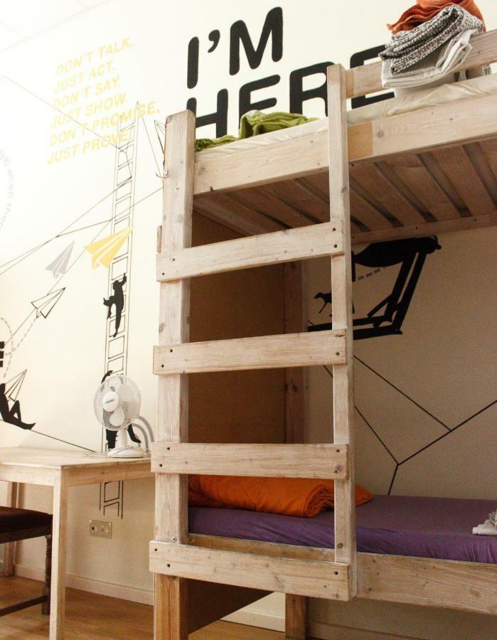 Fabrika Hostel Vilnius Ngoại thất bức ảnh